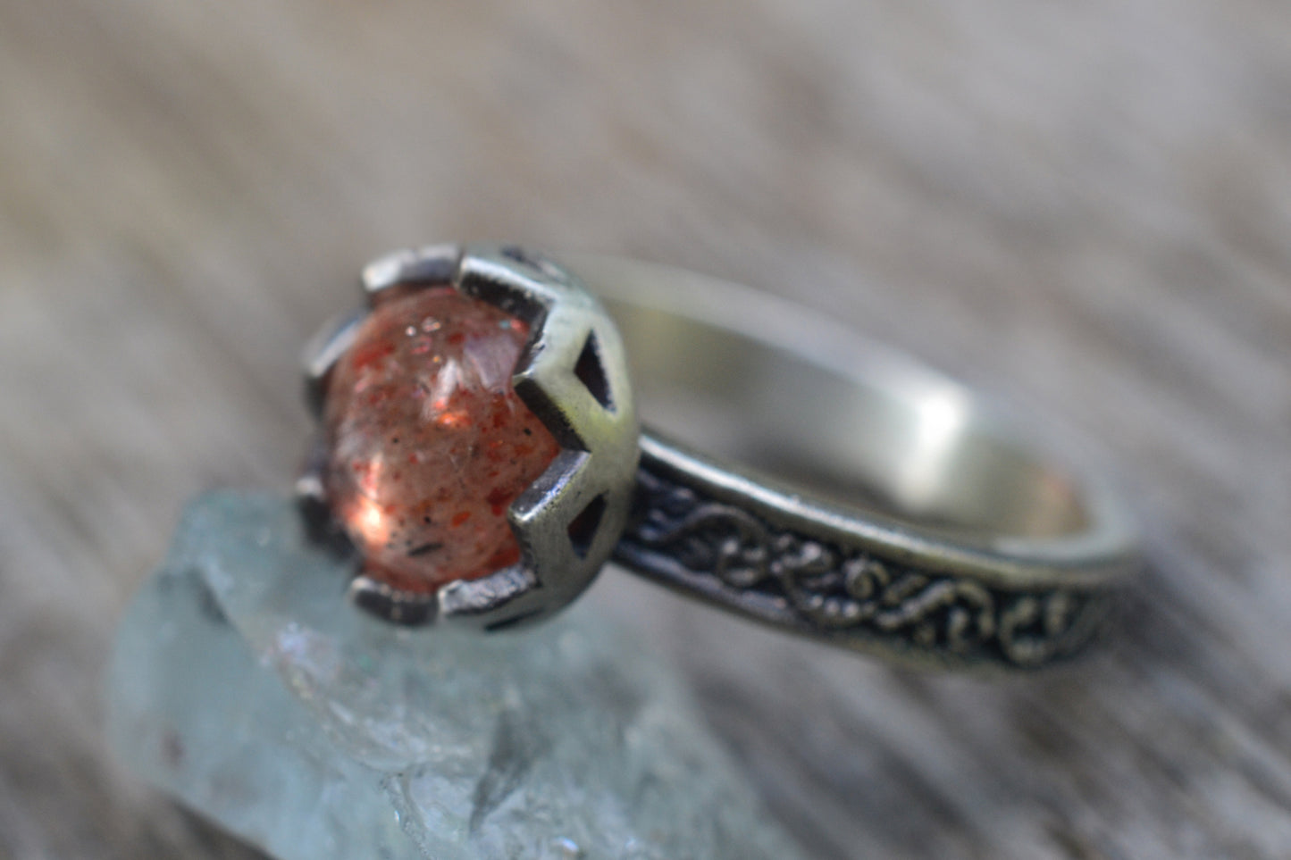 Gothic Confetti Sunstone Ring in 925 Silver