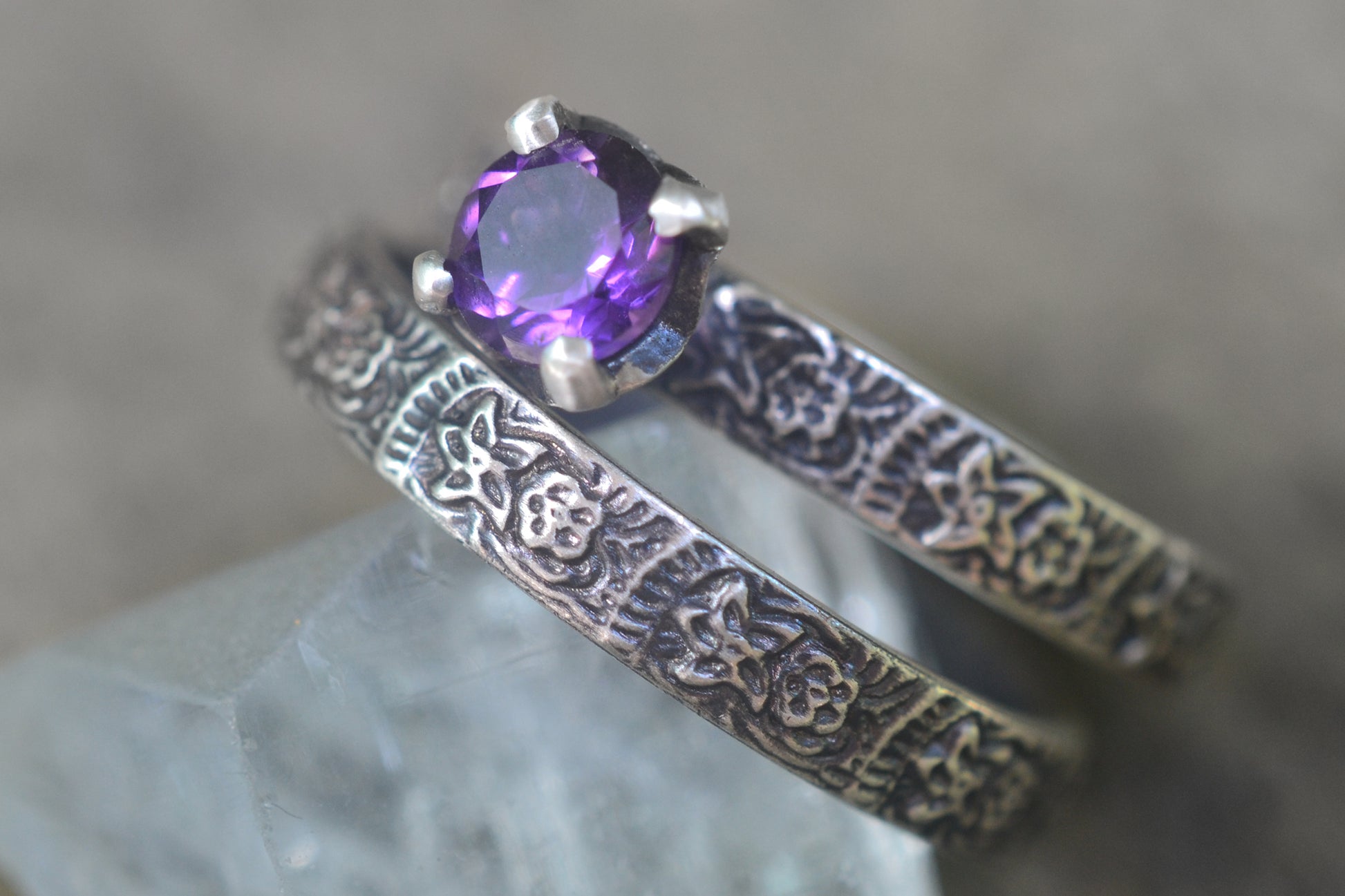 Gothic Amethyst Flower Wedding Band Set