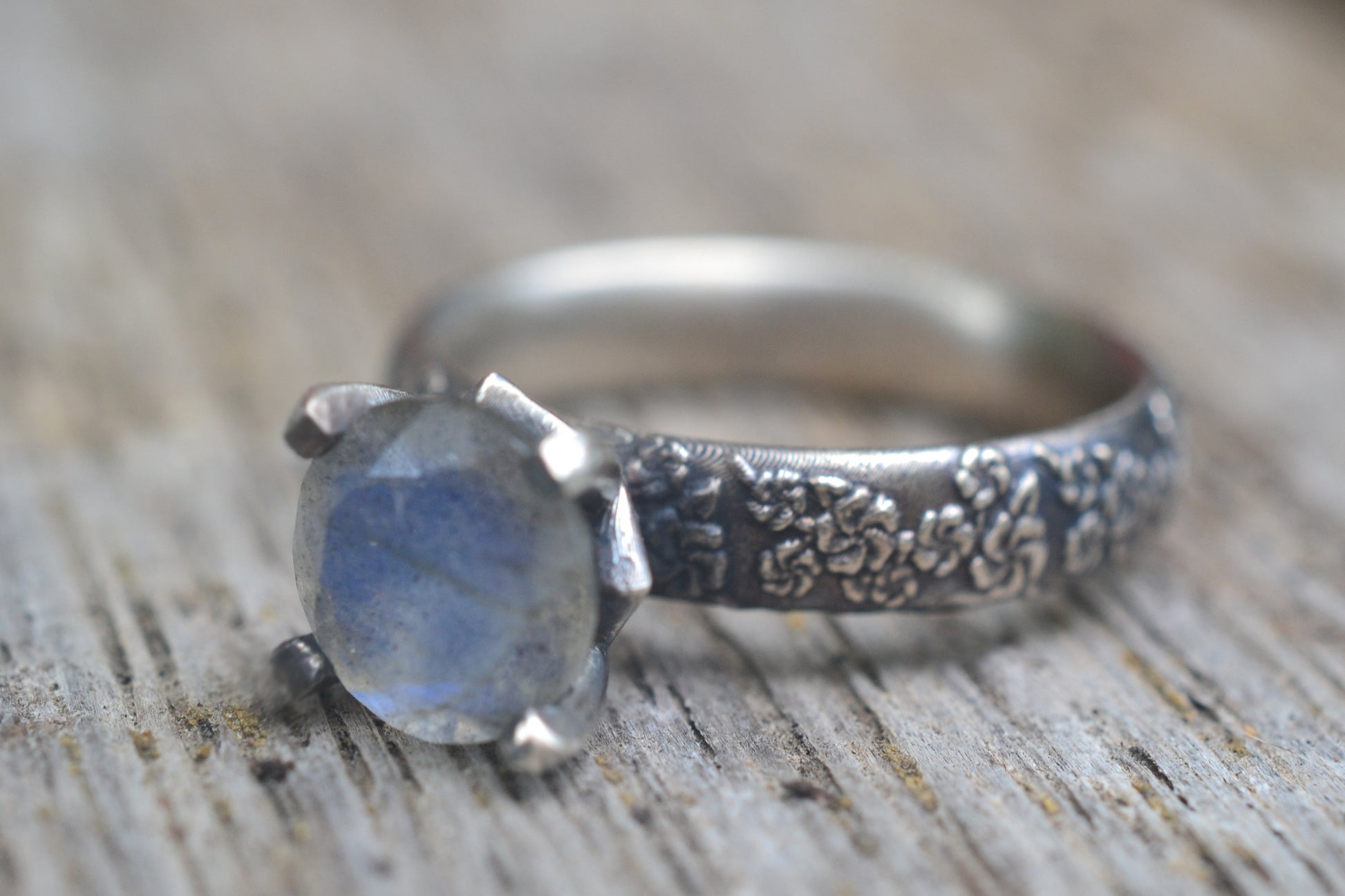 gothic 925 silver labradorite gemstone ring