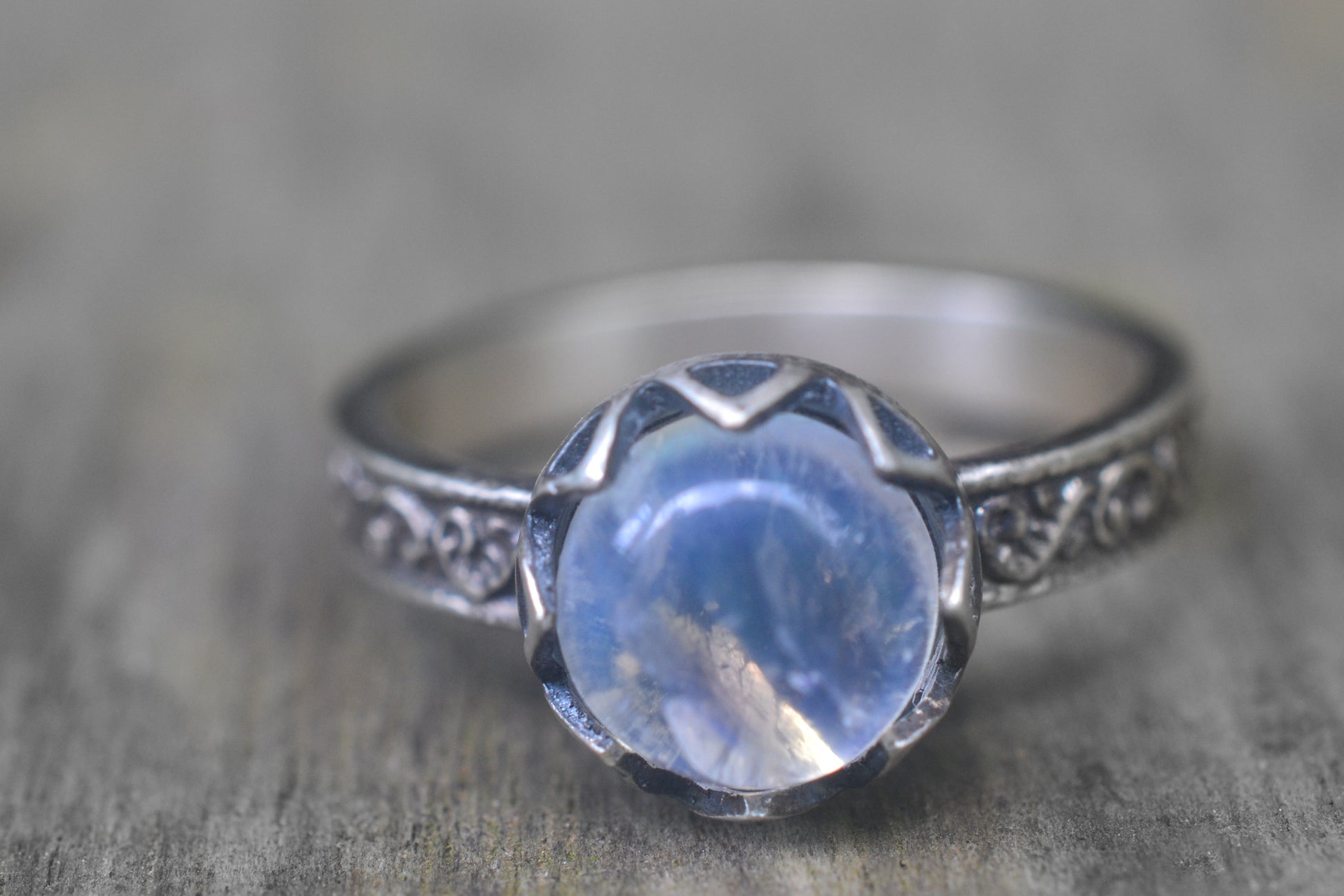 8mm Round Rainbow Moonstone Ring in Silver