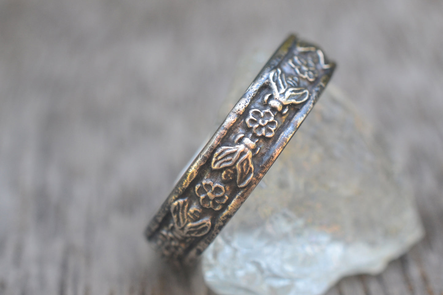 5.5mm Wide Rose & Bee Pattern Ring in Silver