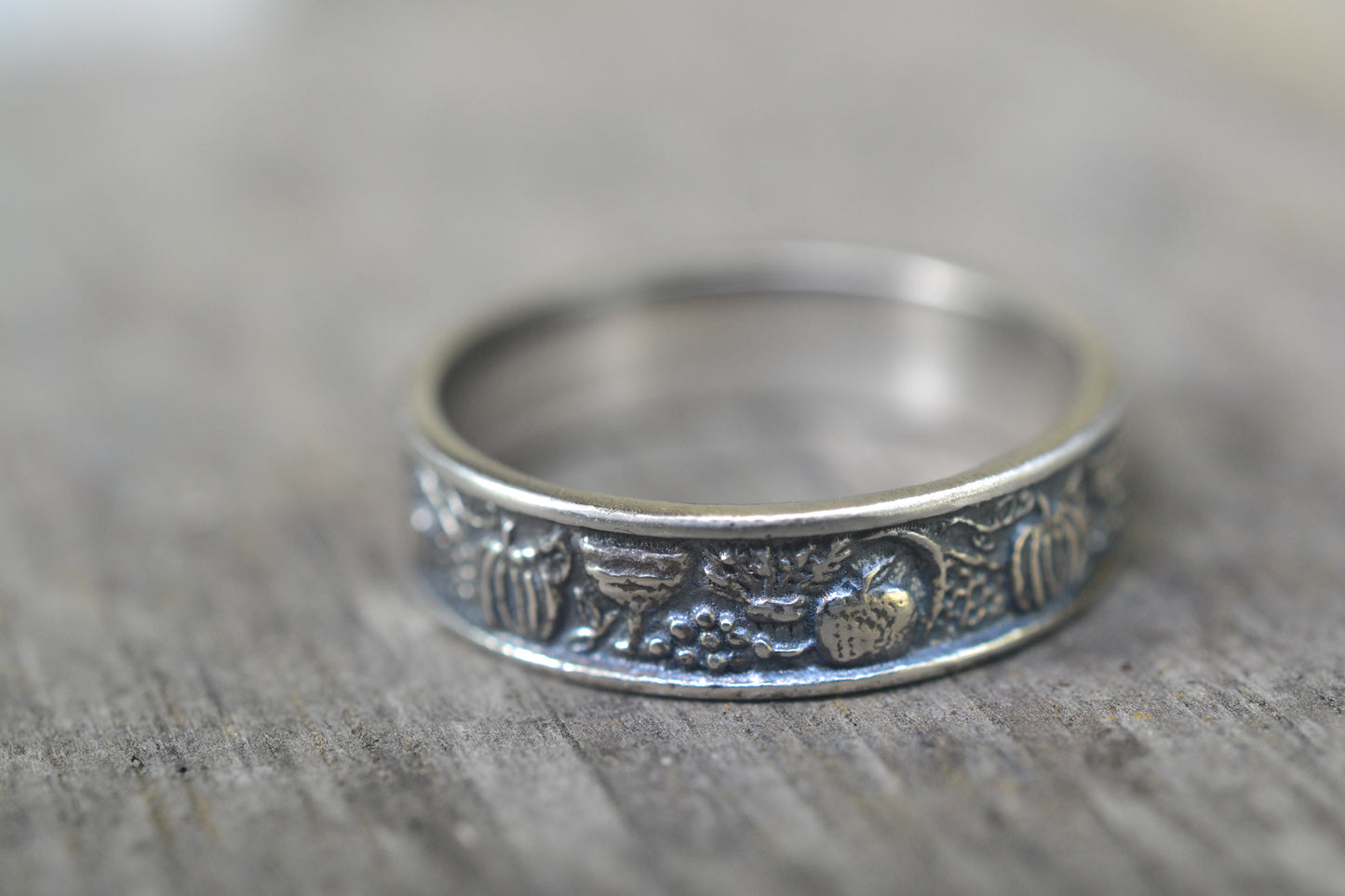 Autumn Harvest Wedding Band in Oxidised Silver