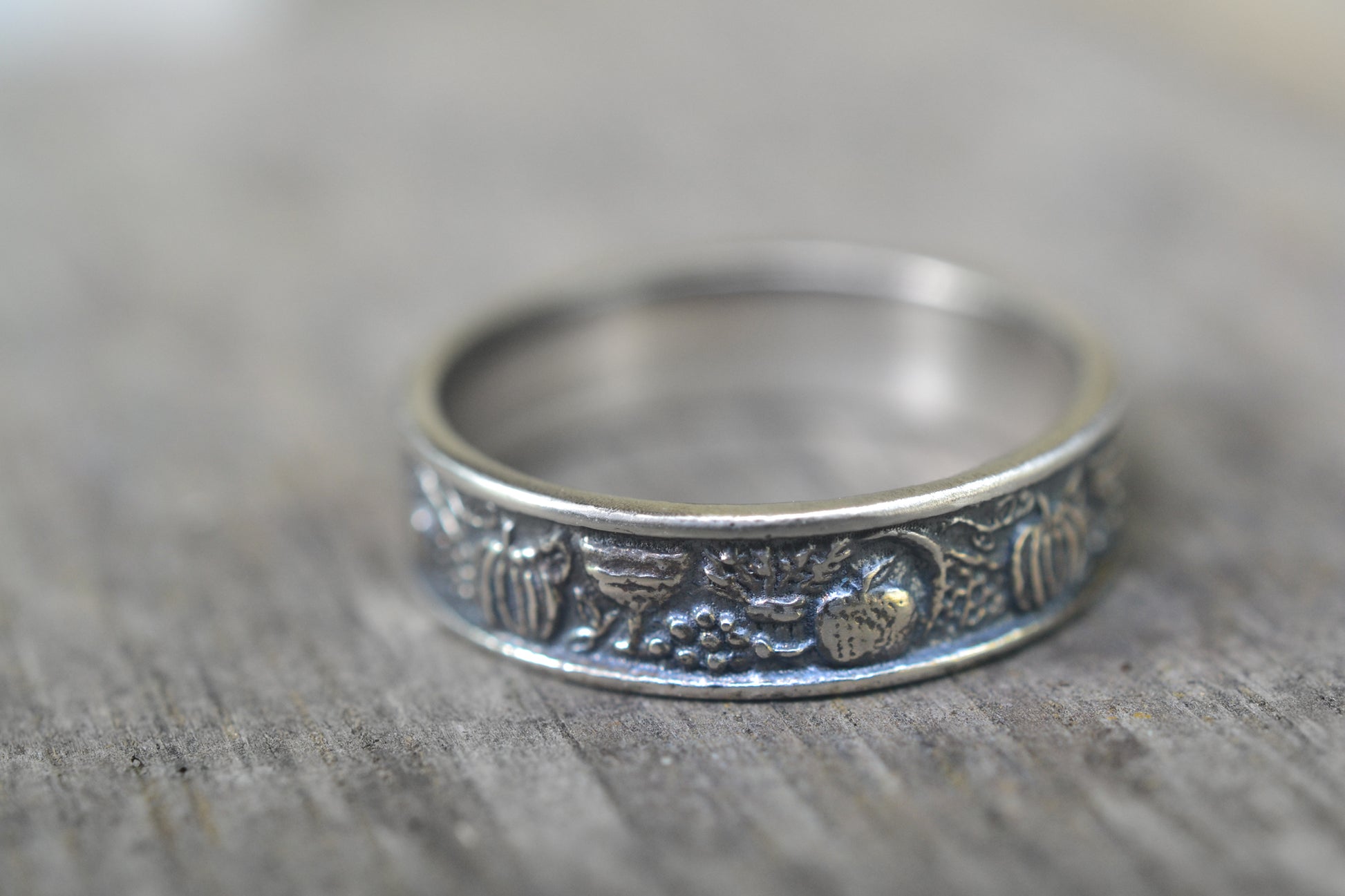 Autumn Harvest Wedding Band in Oxidised Silver