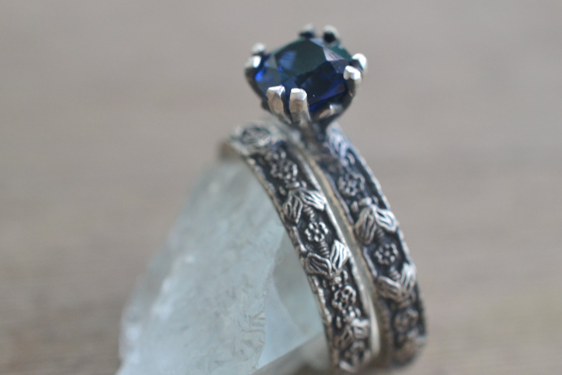 blue sapphire floral honeybee wedding set