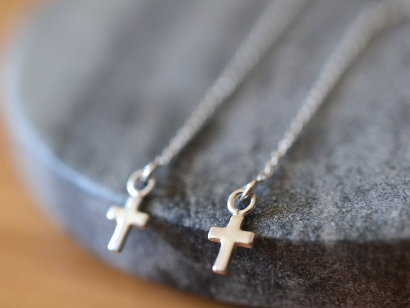 Dainty silver online cross necklace