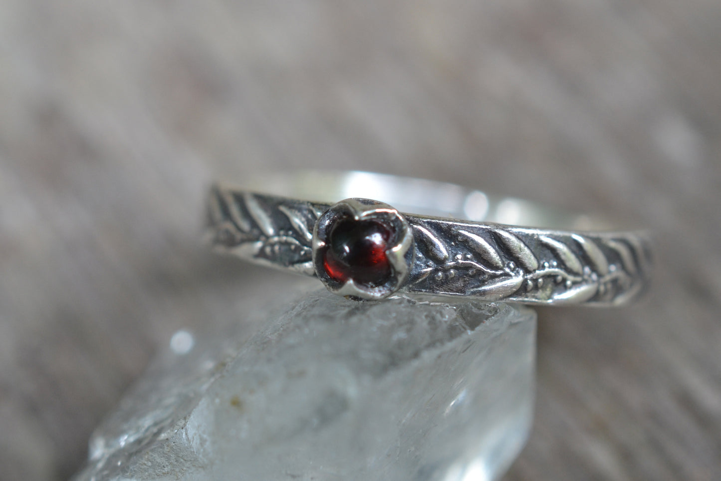 3mm Natural Red Garnet Ring With Leaves