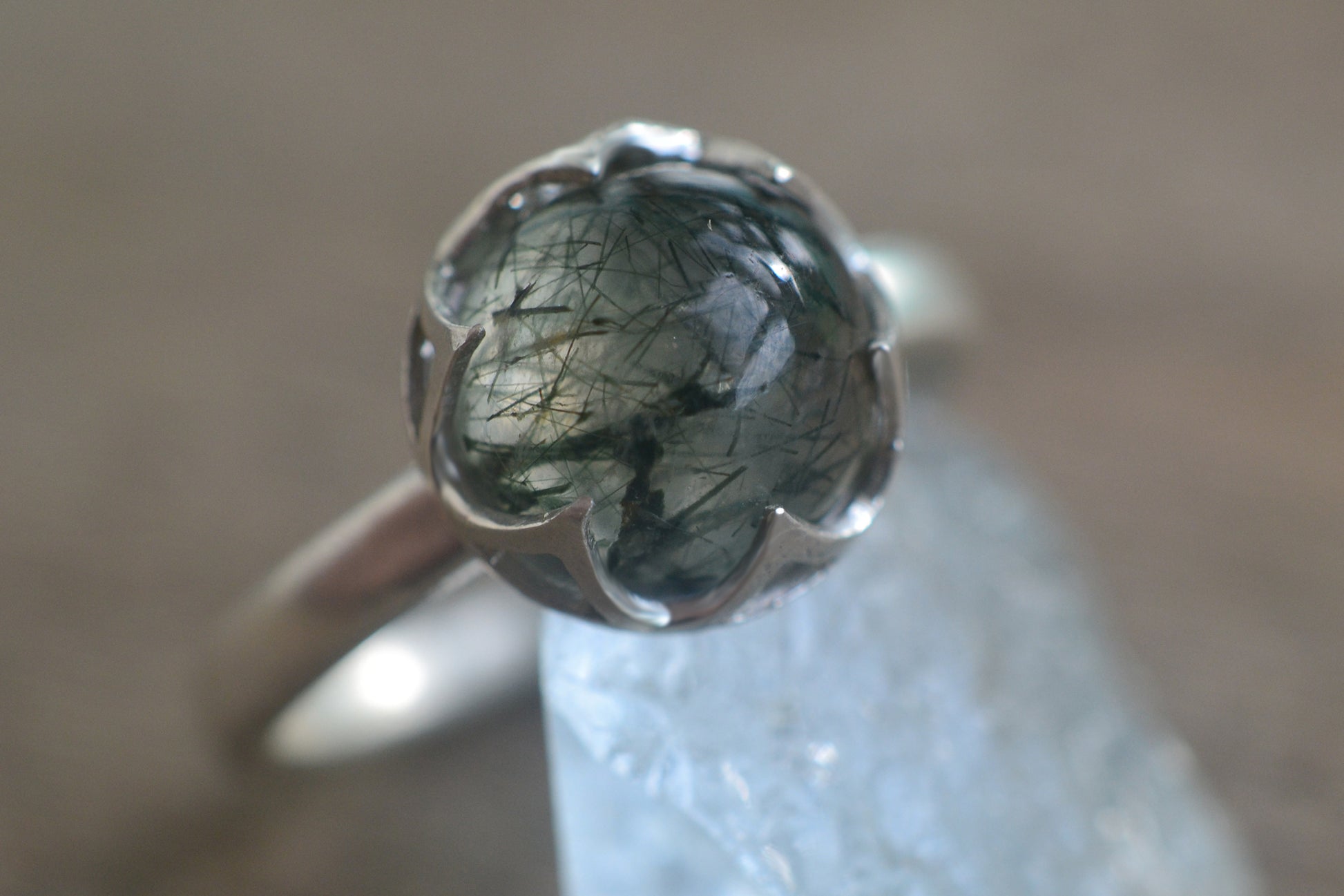 10mm Green Tourmalinated Quartz Ring in Silver
