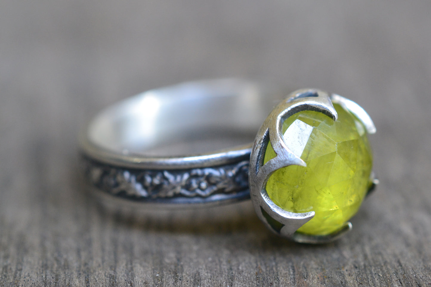 Womens Oak Leaf Ring With 10mm Peridot