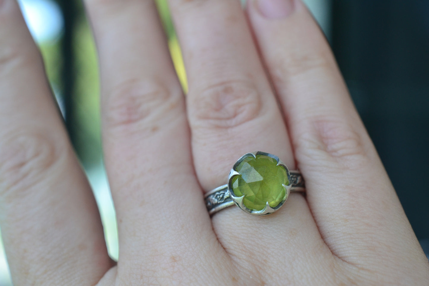 10mm Rose Cut Peridot Oak Leaf Ring in Silver