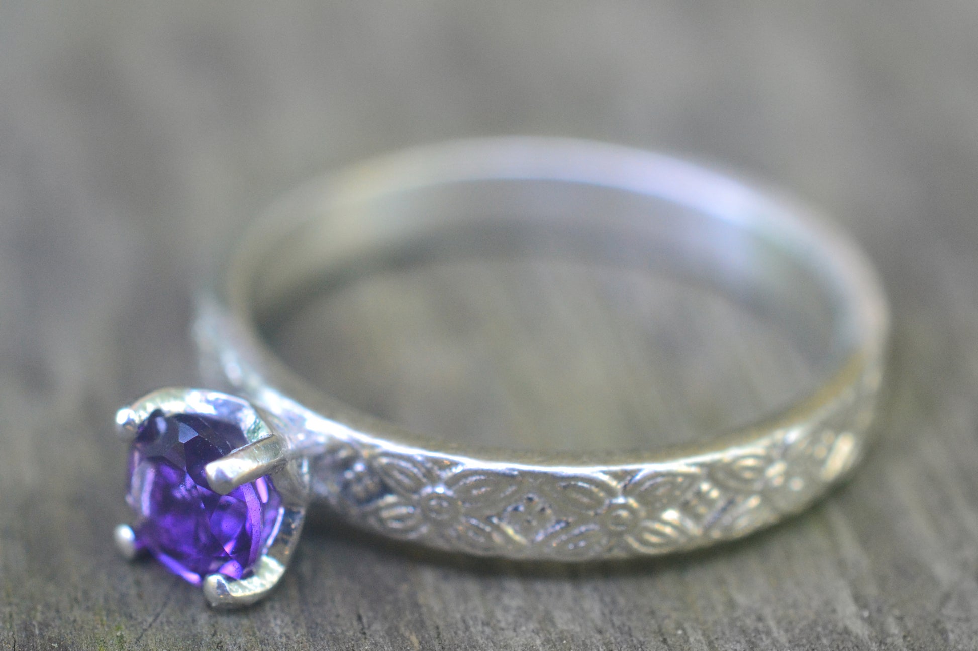 5mm Amethyst Solitaire Ring With Poesy Band