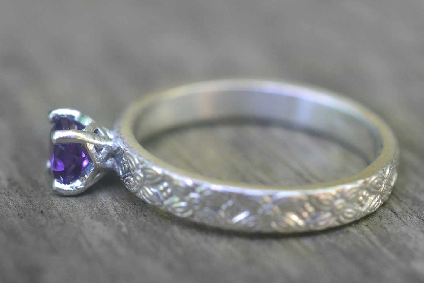 Womens Purple Amethyst Poesy Ring in Silver