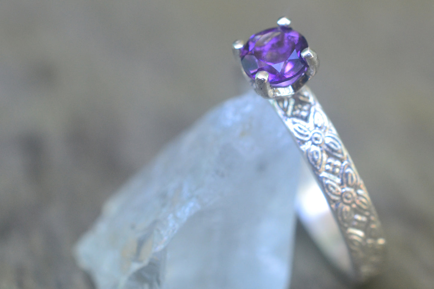 Poesy Flower Ring in Silver With Amethyst