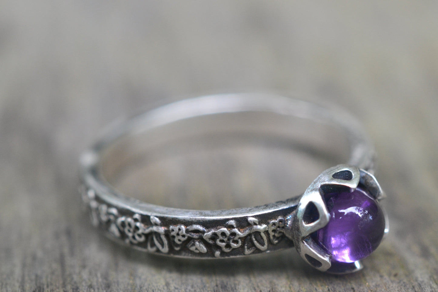 Rose Patterned Poesy Ring With Amethyst