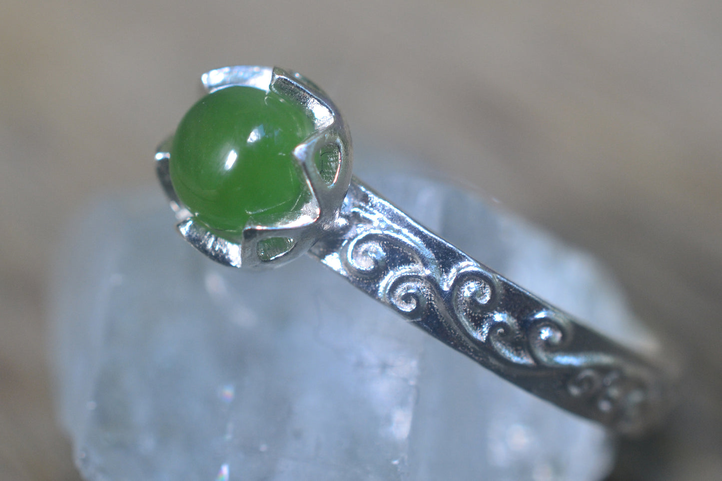 Shiny Silver Swirl Ring With Green Jade Stone