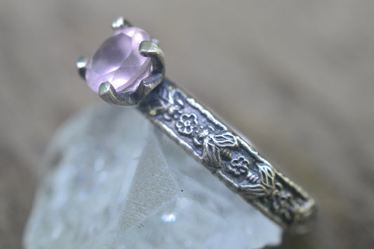 Rose Quartz Ring With Honeybee Pattern