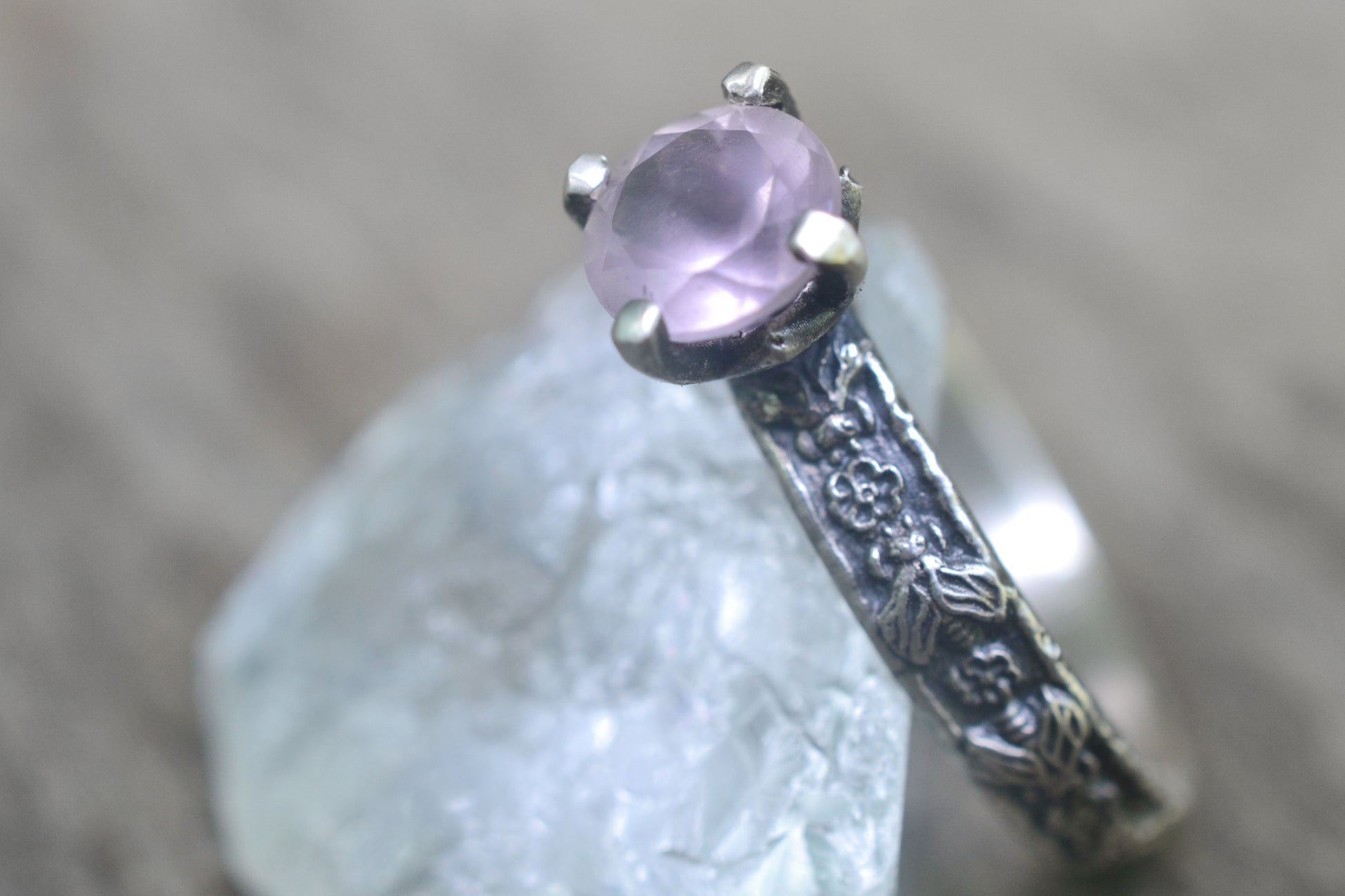 Natural Pink Gemstone Ring With Bee Pattern