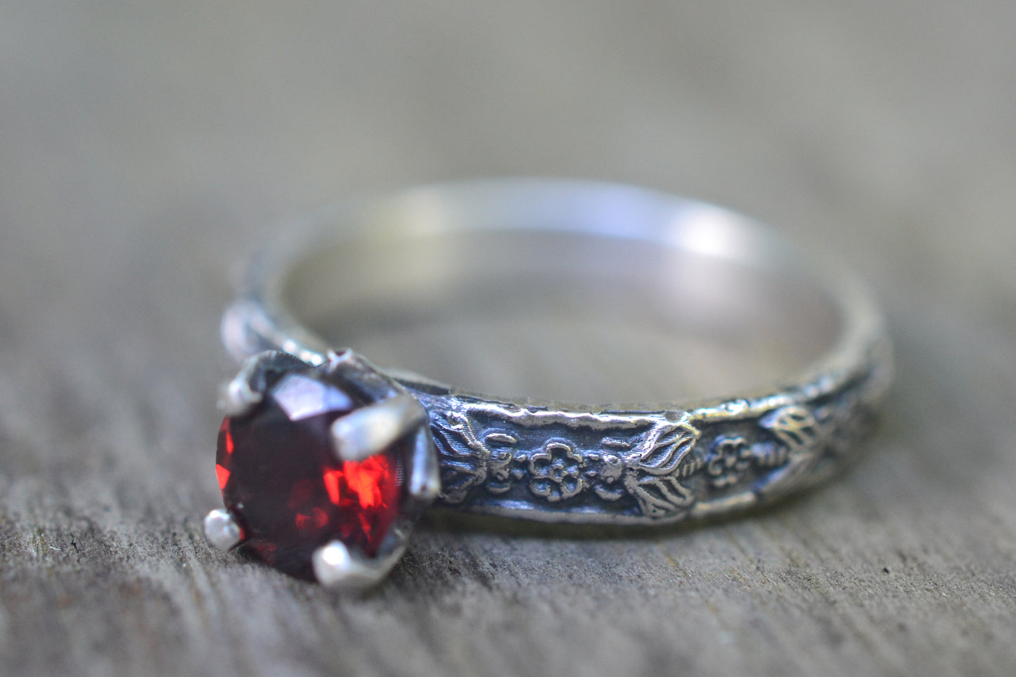 6mm Garnet Solitaire Ring With Honeybee Band