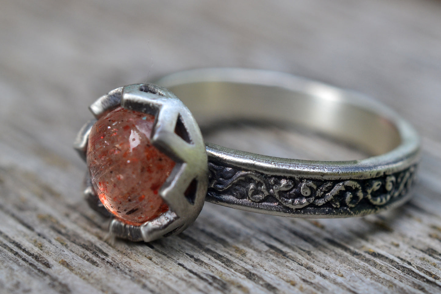 Confetti Sunstone Ring With Fern design