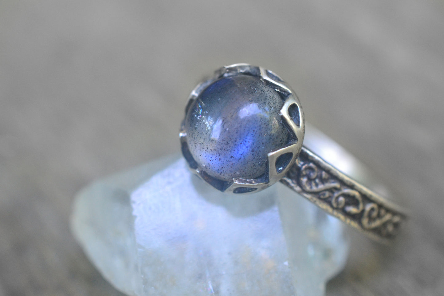 8mm Labradorite Cabochon Ring in Silver