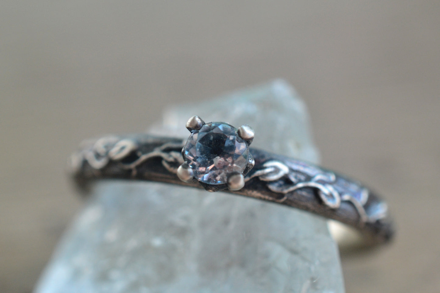 4mm Sky Blue Topaz Ring With Leafy Band
