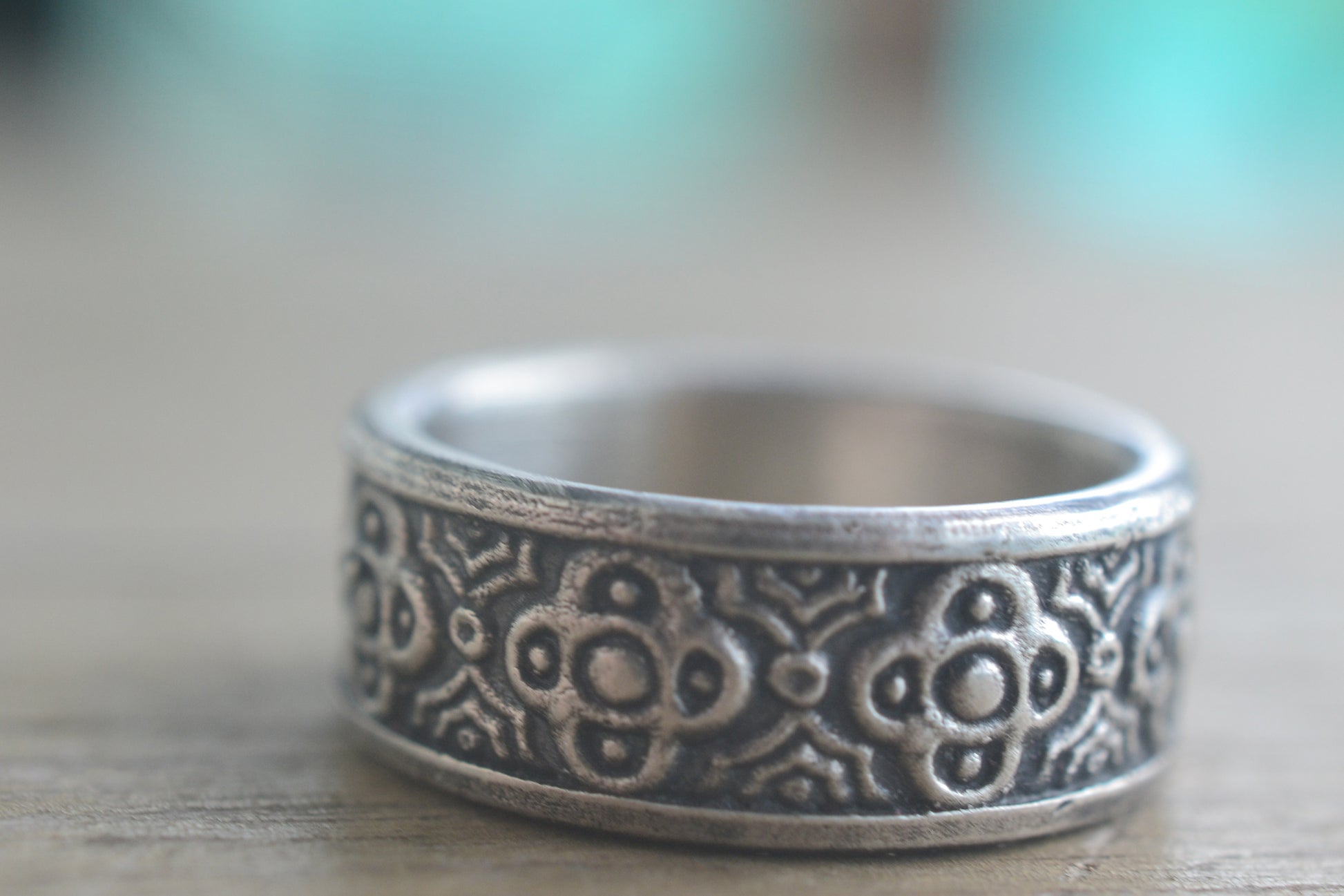 Male Marriage Band With Stylised Cross Design in Silver