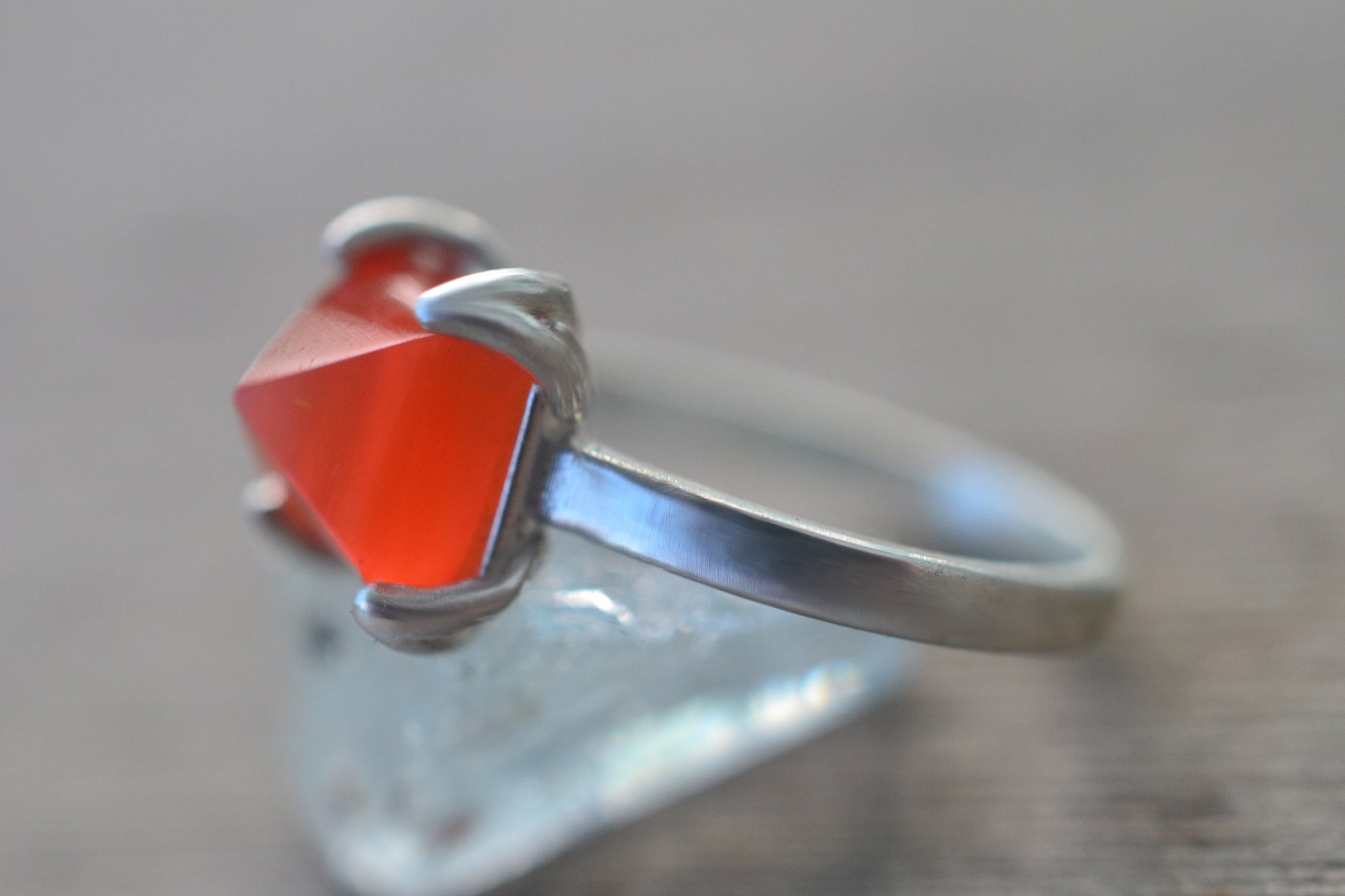 Carnelian Pyramid Ring in 925 Sterling Silver