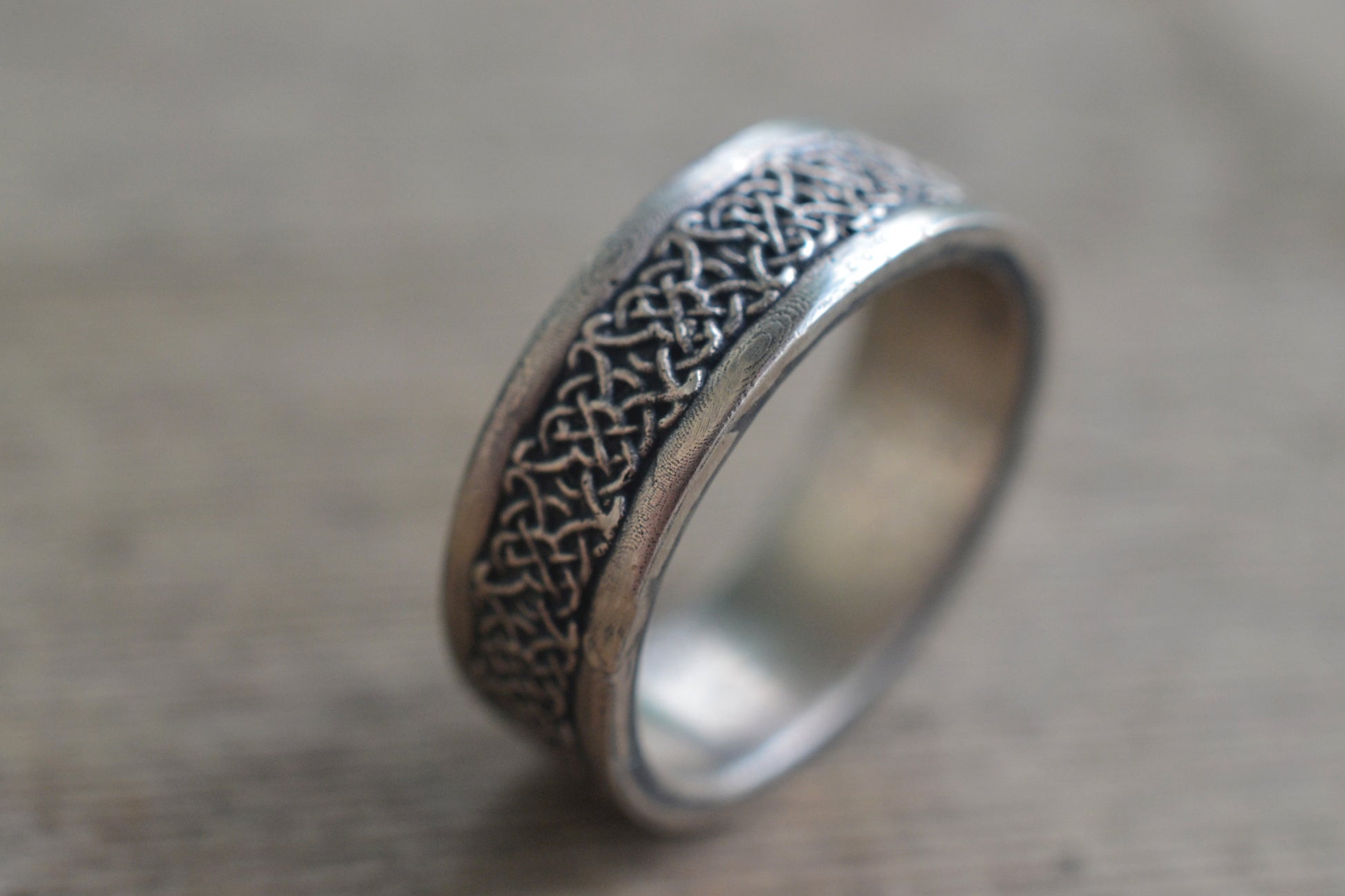 Antiqued Silver Knot Pattern Ring 