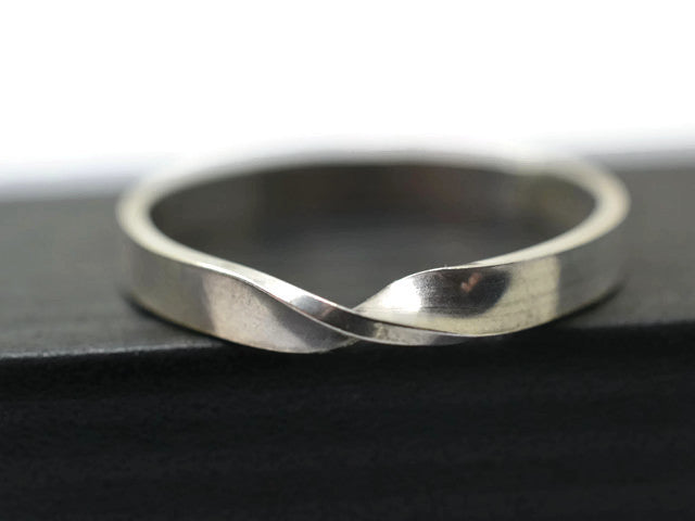 Engravable Sterling Silver Mobius Ring for Weddings