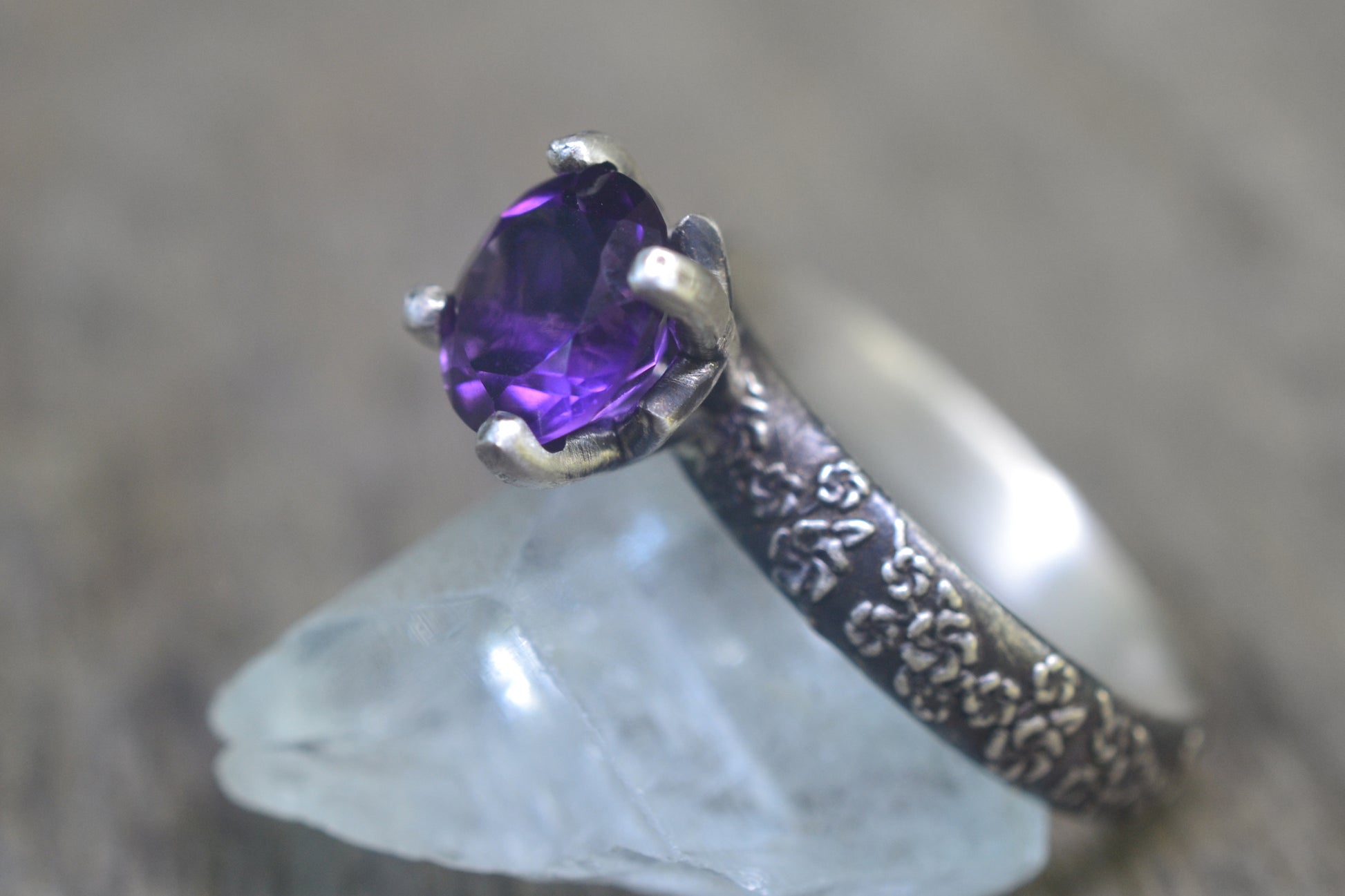 Buy Vintage Oval Lavender Amethyst Ring/silver Light Purple Amethyst  Engagement Ring/purple Gemstone Ring/unique Gift for Her Online in India -  Etsy