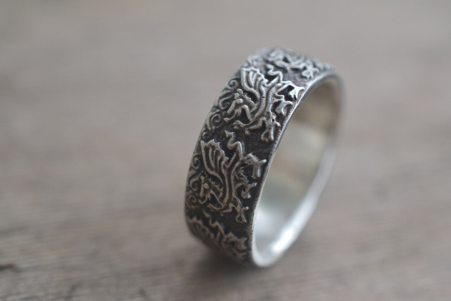 Dragon Passant Ring in 925 Sterling Silver