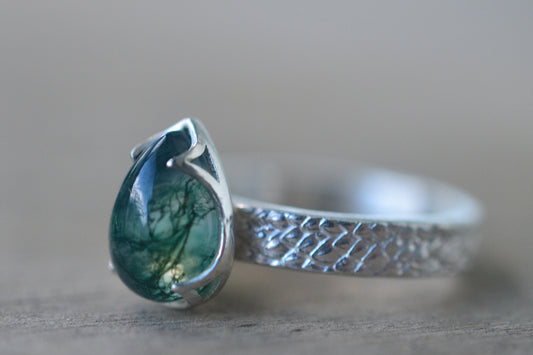 Moss Agate Dragon Scale Ring in 925 Silver