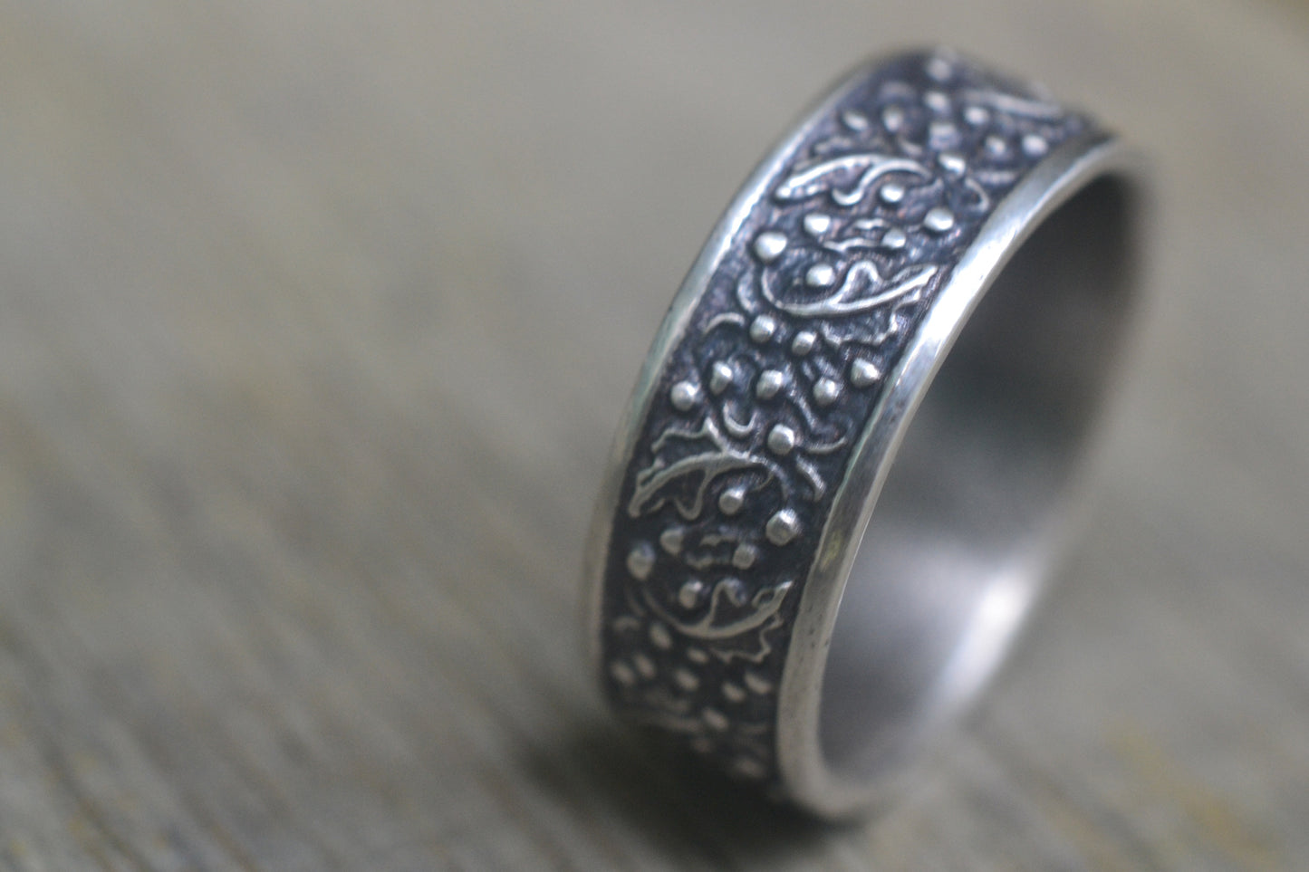 Nature Wedding Band With Berry Leaf Design