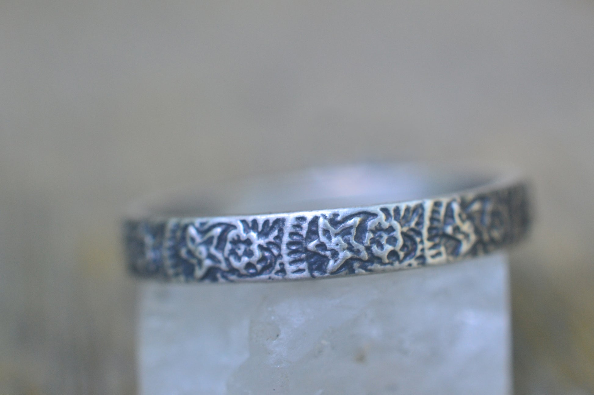 Oxidised SIlver Country Flowers Wedding Band