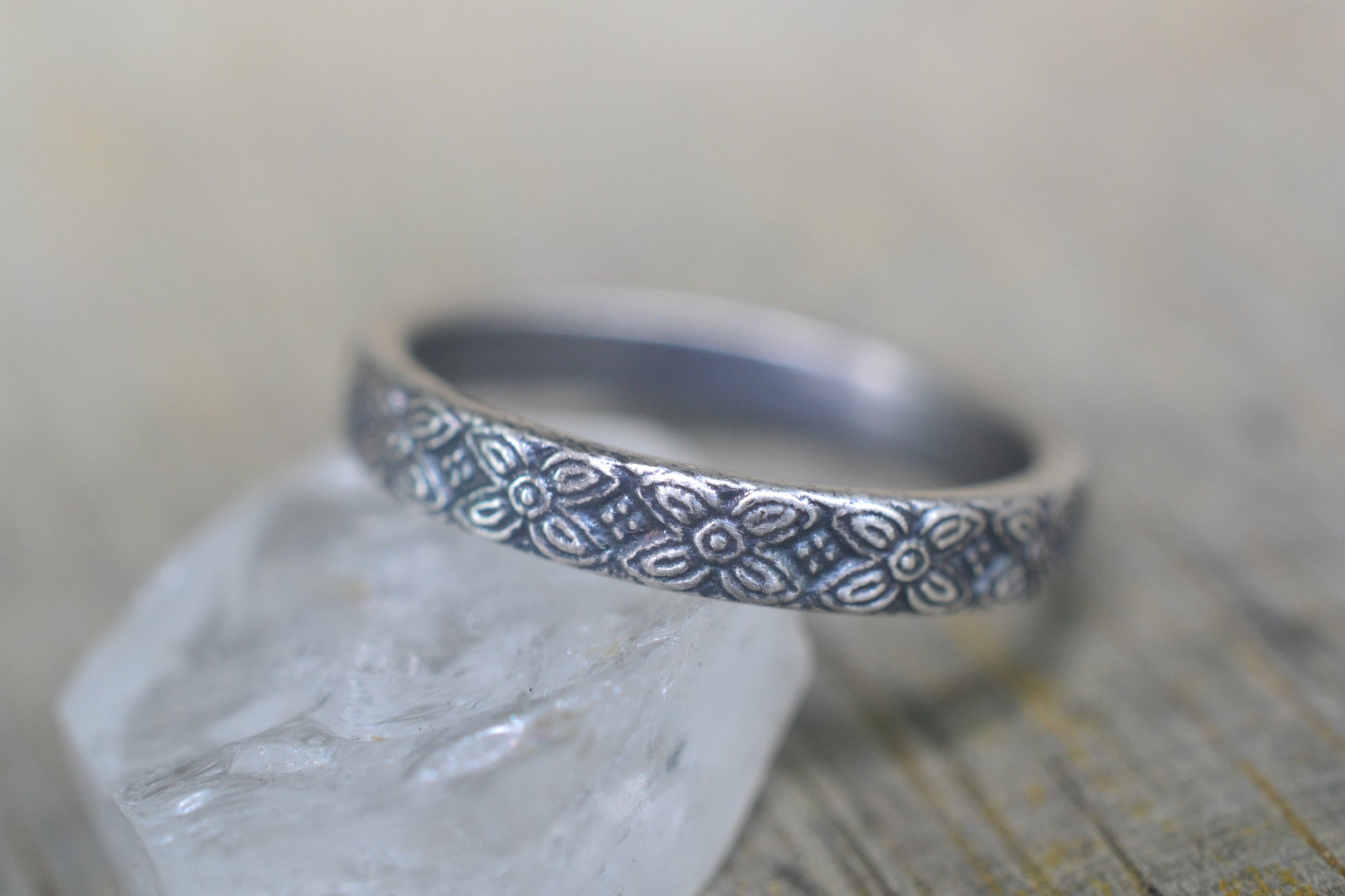 White Gold Blue Diamond Matching Wedding Bands - Unique Floral Rings -  Vidar Jewelry - Unique Custom Engagement And Wedding Rings