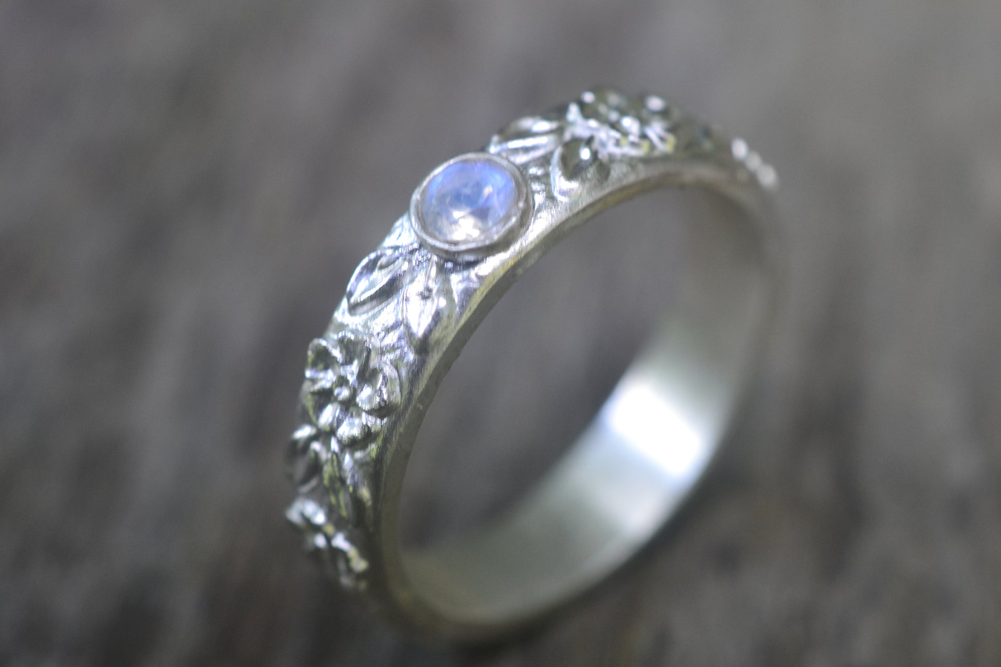 925 Silver Rose Pattern Ring With Crystal