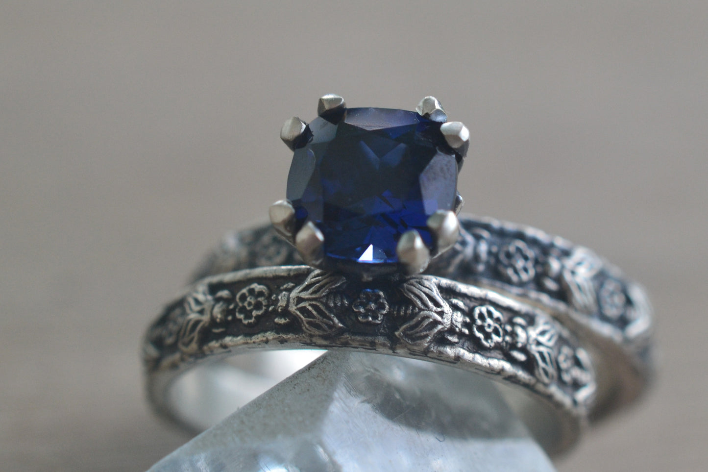 blue sapphire wedding set with bee design