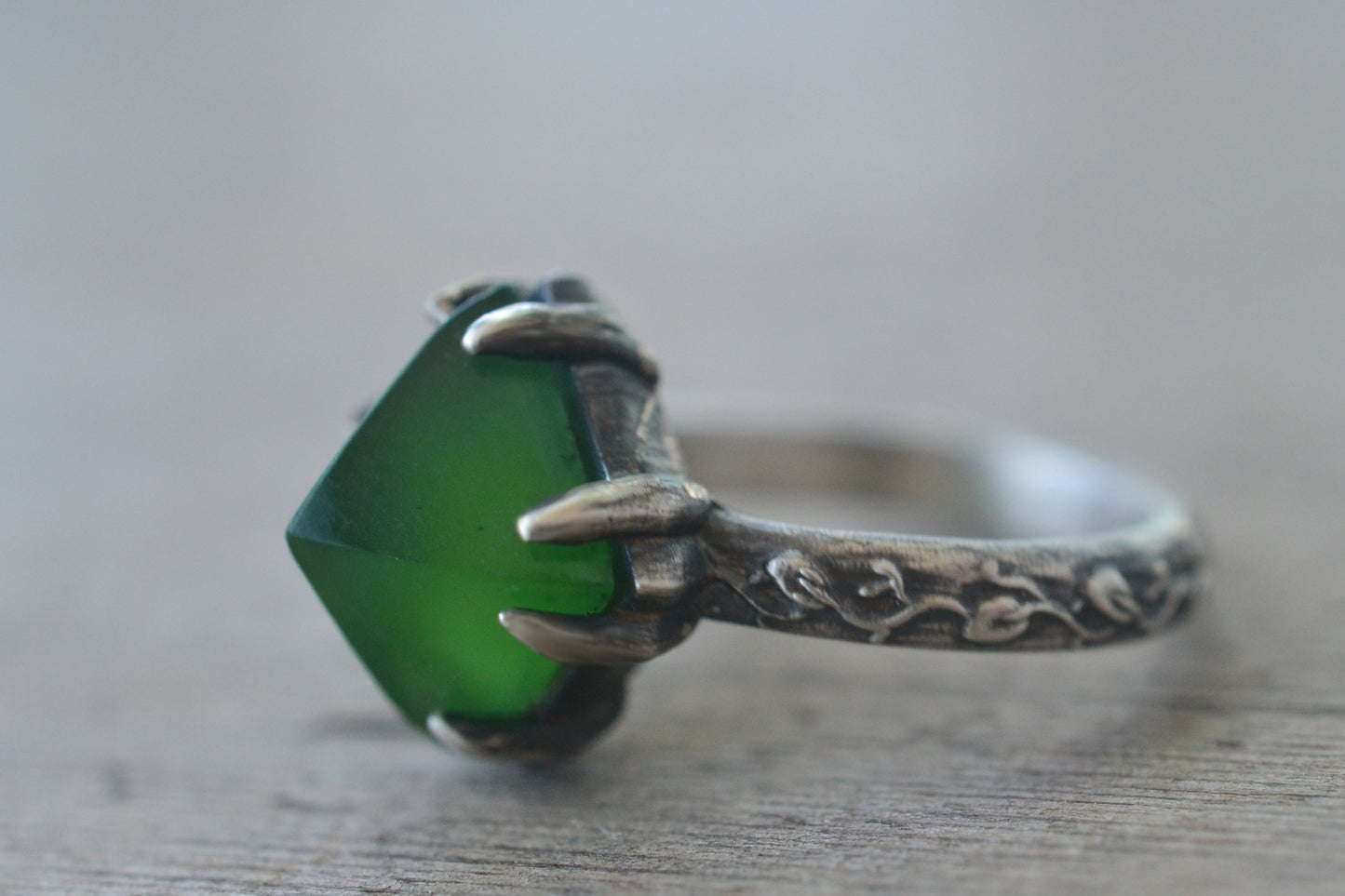 Serpentine Pyramid Ring With Vine Leaf Band