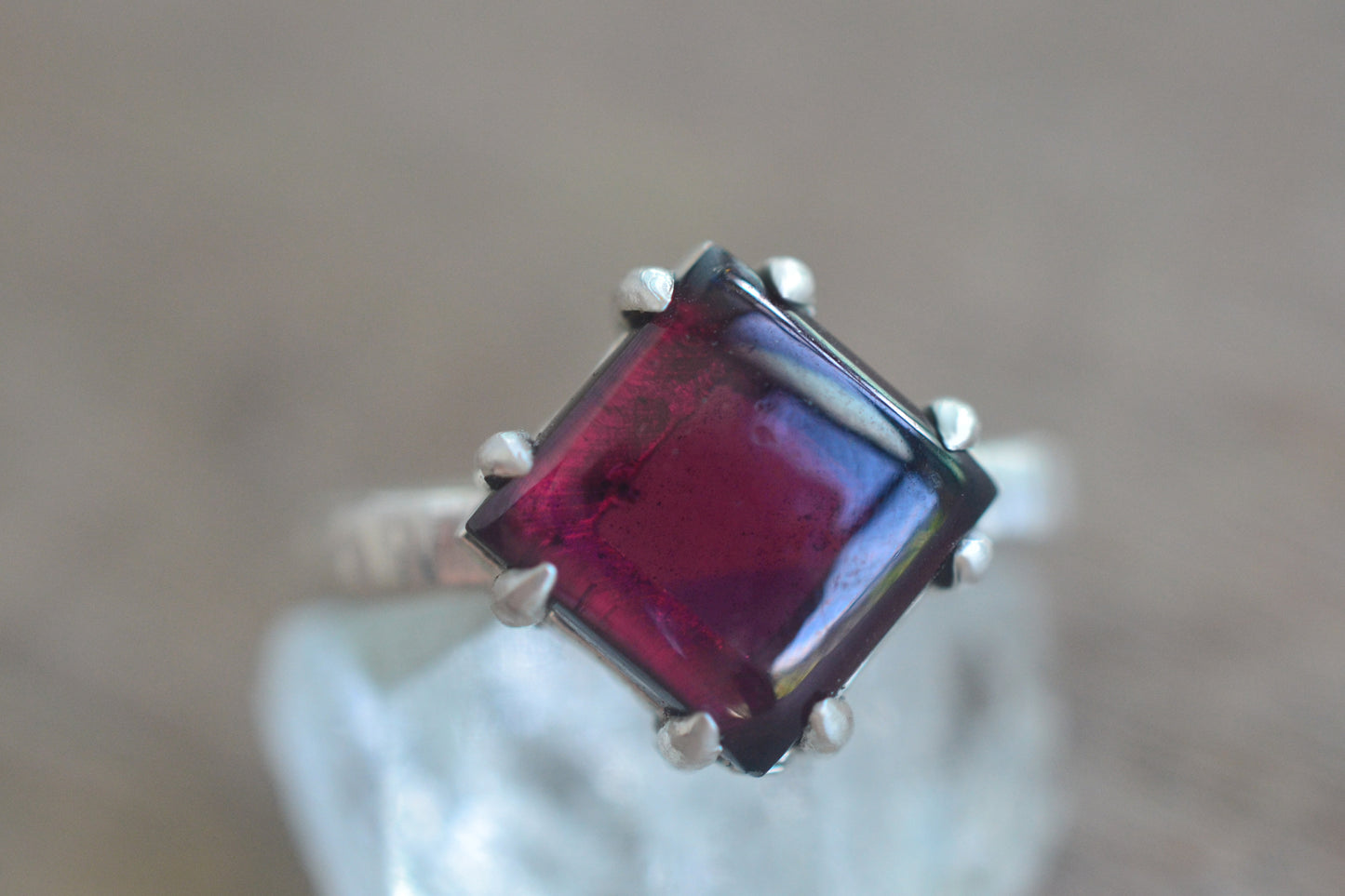 10mm x 10mm Garnet Ring With Tree Bark Band