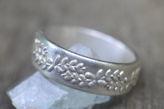 Sterling Silver Laurel Crown Wedding Band