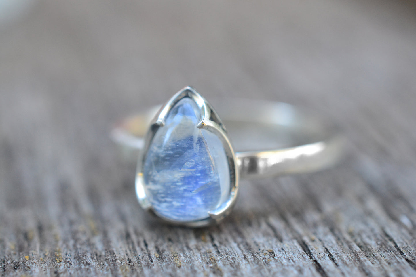 925 Silver Bezel Ring With Rainbow Moonstone