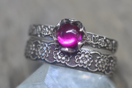 Gothic Ruby Bridal Set With Flower Wedding Band